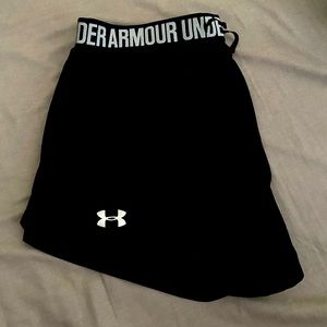 Under Armour Loose Heatgear Shorts